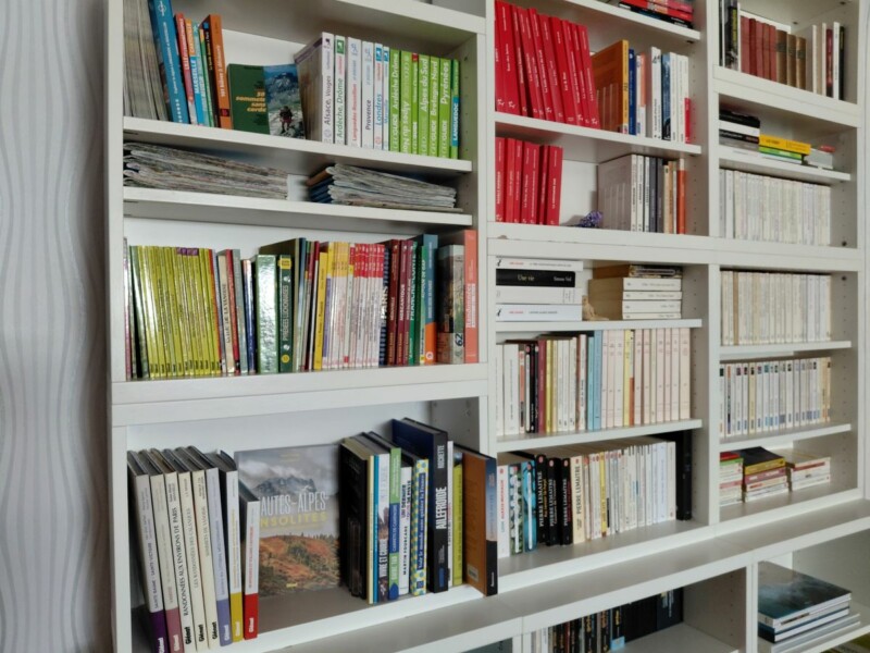 Bibliothèque de livres de montagne